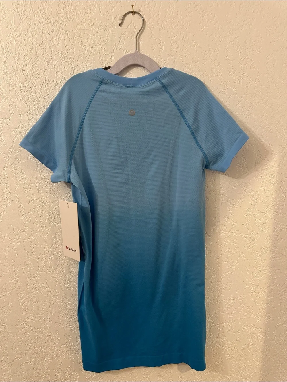 Lululemon Blue Ombré Swiftly Tech 2.0 Short Sleeve Size 6 NWT To Dye For